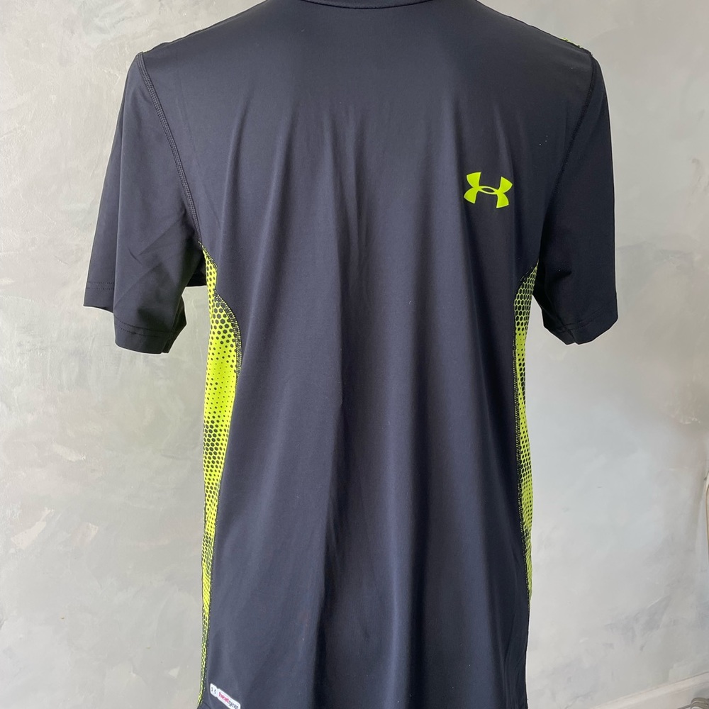 Under Armour Heat Gear Fitted short-sleeve Shirt - size M